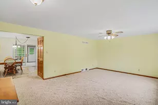 12 Greenbriar Dr, York, PA 17407 - Photo 5