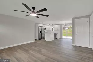 230 Canary Cir, York, PA 17404 - Photo 5