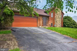 342 Larkin Dr, Red Lion, PA 17356 - Photo 3