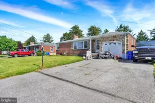 100 Knoll Ln, York, PA 17406 - Photo 3