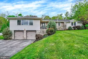 104 Woodland Dr, York, PA 17403 - Photo 1