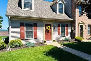 179 Crown Pointe Dr, York, PA 17402 - Photo 3