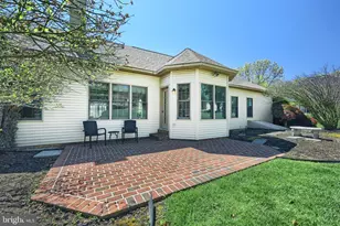 2246 Spangler Cir, York, PA 17406 - Photo 11