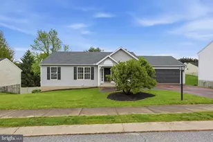 2720 Brookmar Dr, York, PA 17408 - Photo 1