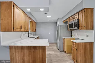 520 Woodland View Dr, York, PA 17406 - Photo 7