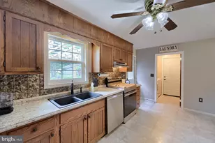 1955 Brian Ln, York, PA 17404 - Photo 9