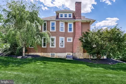 19 S Constitution Avenue, New Freedom, PA 17349 - Photo 9