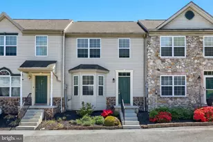 208 Royal Dr, Manchester, PA 17345 - Photo 1