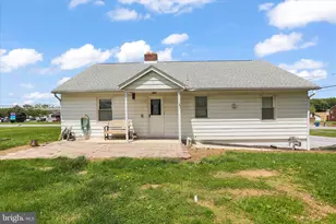 6 S Grant Rd, Thomasville, PA 17364 - Photo 1