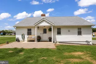 6 S Grant Rd, Thomasville, PA 17364 - Photo 1