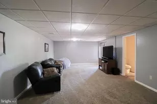 1279 Aylesbury Ln, York, PA 17404 - Photo 49