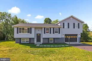 253 Vegas Dr, Hanover, PA 17331 - Photo 1