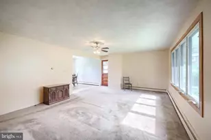 457 Holyoke Dr, York, PA 17402 - Photo 7