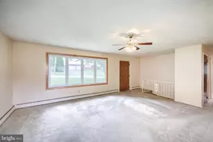 457 Holyoke Dr, York, PA 17402 - Photo 9