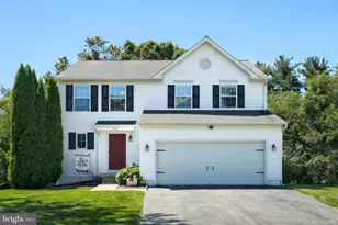 425 Lakeview Dr, Spring Grove, PA 17362 - Photo 3
