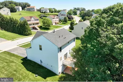 425 Lakeview Drive, Spring Grove, PA 17362 - Photo 9
