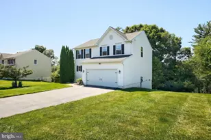 425 Lakeview Dr, Spring Grove, PA 17362 - Photo 1