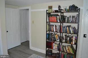 229 Locust St, Hanover, PA 17331 - Photo 25