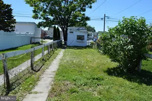 229 Locust St, Hanover, PA 17331 - Photo 5