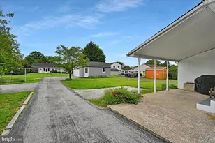 464 W Market St, Hellam, PA 17406 - Photo 33