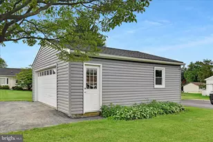 464 W Market St, Hellam, PA 17406 - Photo 27