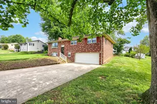 2090 Loman Dr, York, PA 17408 - Photo 13