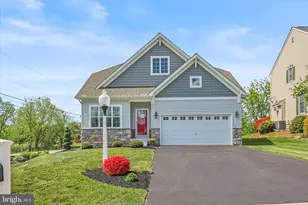 5 Surrey Ln, York, PA 17402 - Photo 1