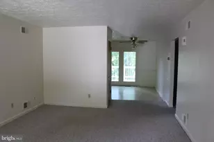 2992 Herrlyn Ct, Dallastown, PA 17313 - Photo 3