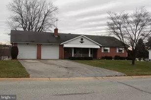 218 Cardinal Dr, Shrewsbury, PA 17361 - Photo 1