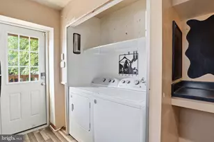 946 W College Ave, York, PA 17401 - Photo 7