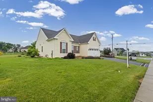 46 Tyler Dr, Hanover, PA 17331 - Photo 3