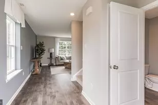 105 Christina Dr, York, PA 17404 - Photo 3