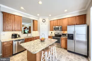 95 Colonial Dr, Hanover, PA 17331 - Photo 3