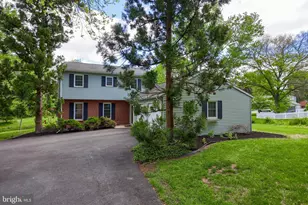 2105 Southbrook Dr, York, PA 17403 - Photo 3