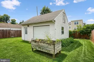724 Village Rd, York, PA 17404 - Photo 9