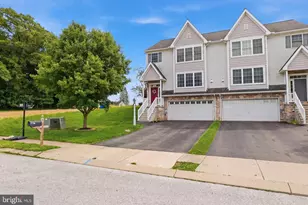 560 Nantucket Dr, Red Lion, PA 17356 - Photo 3