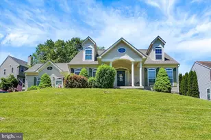 1050 Cranberry Ln W, York, PA 17402 - Photo 1