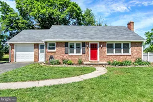 2250 S Queen St, York, PA 17402 - Photo 1