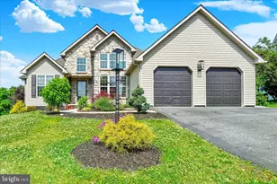 558 Monarch Dr, York, PA 17403 - Photo 1