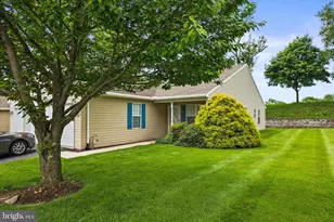128 Furlong Way, Red Lion, PA 17356 - Photo 3