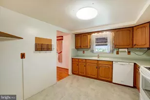 545 Skyview Dr, York, PA 17406 - Photo 9