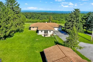 307 Mountain Rd, Lewisberry, PA 17339 - Photo 3