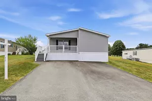 124 Lisa Cir, York, PA 17406 - Photo 3