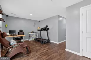 37 S Center St, Hanover, PA 17331 - Photo 5