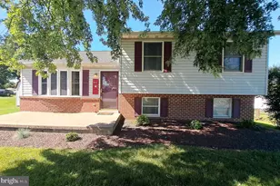 451 Clover Ln, Hanover, PA 17331 - Photo 1