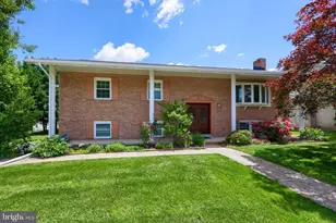 3495 Edenbridge Rd, York, PA 17402 - Photo 1