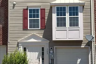 722 Blossom Dr, Hanover, PA 17331 - Photo 1