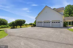 6340 Hunters Ridge Ln, Stewartstown, PA 17363 - Photo 9
