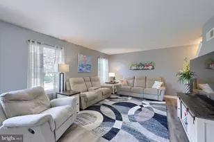 100 Surrey Ln, York, PA 17402 - Photo 5