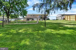 2504 Berkshire Ln, Dover, PA 17315 - Photo 9